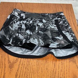 The North Face Kick Up Dust Running Skort Black Gray Size XS